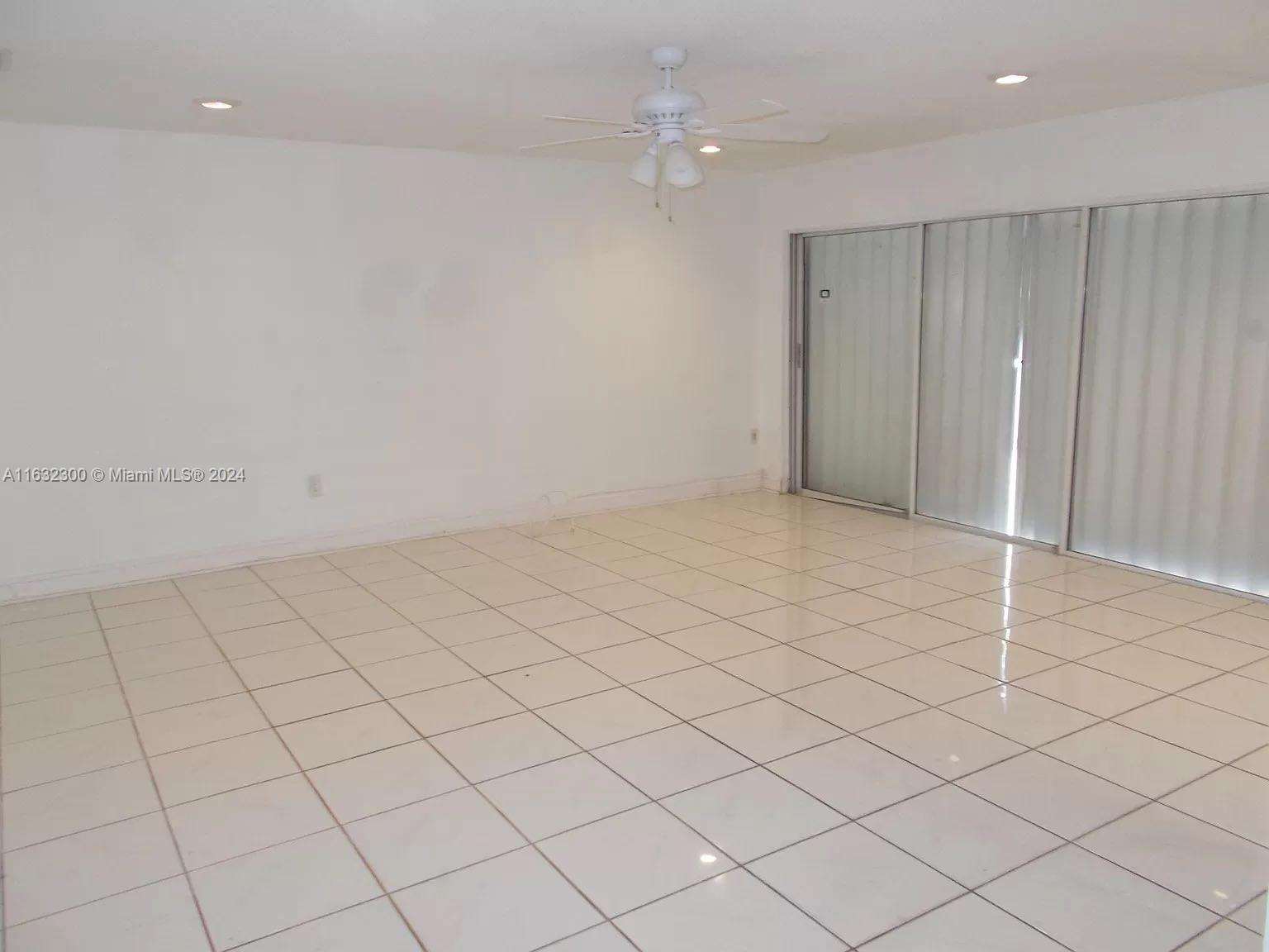 WEITZER HAMMOCKS HOMES SE - Residential Lease