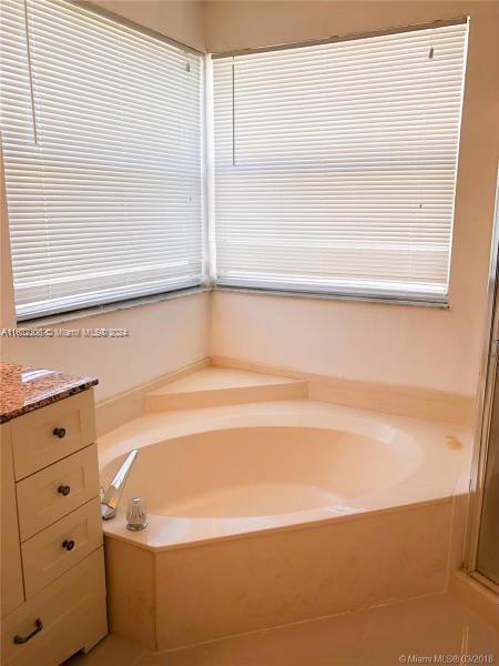 WEITZER HAMMOCKS HOMES SE - Residential Lease