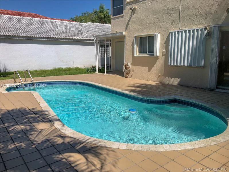 WEITZER HAMMOCKS HOMES SE - Residential Lease