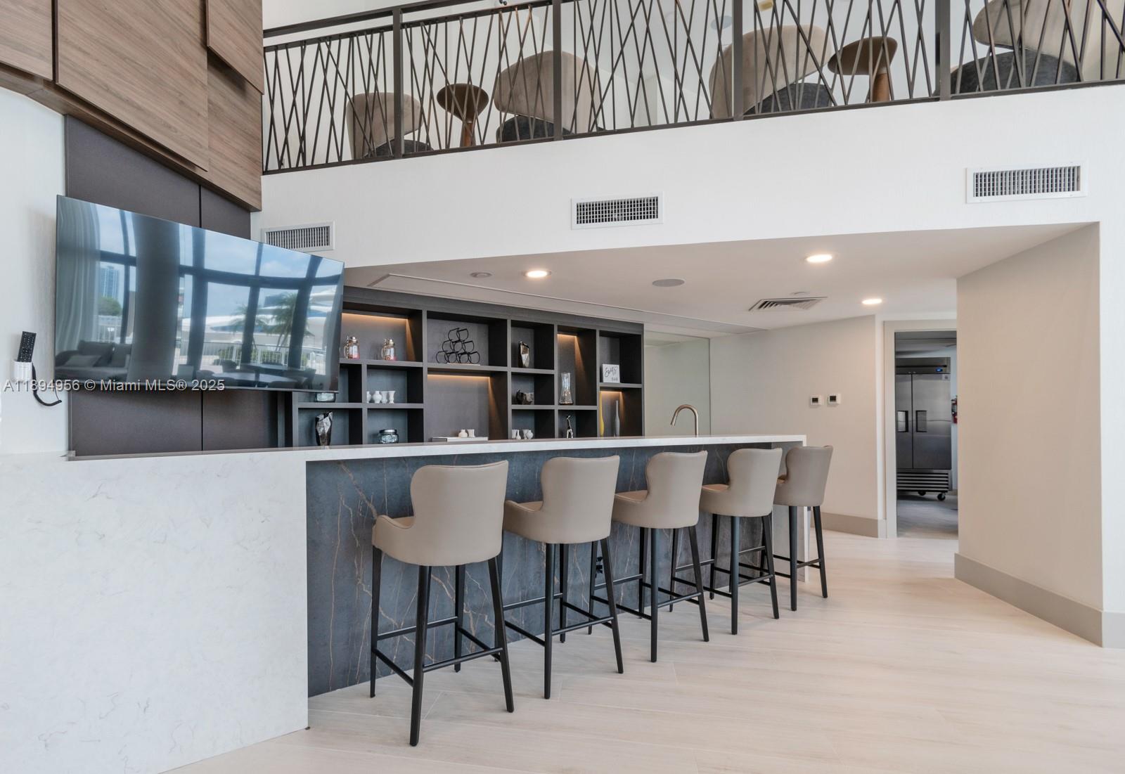 1000 ISL BLVD WILLIAMS IS - Residential