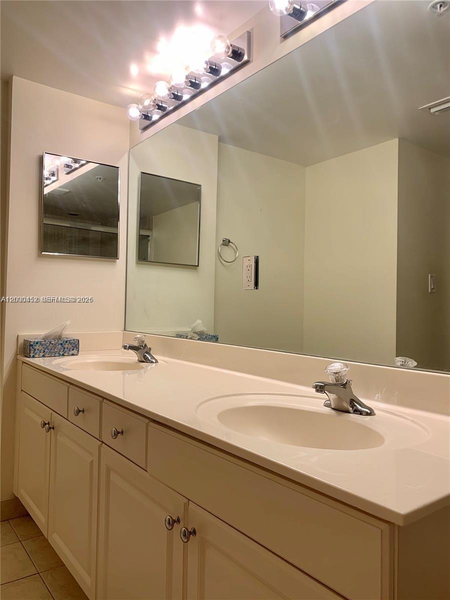 SHERIDAN BEACH CLUB CONDO - Residential Lease