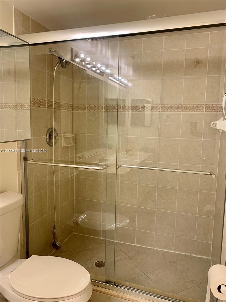 SHERIDAN BEACH CLUB CONDO - Residential Lease