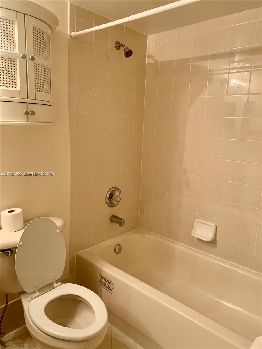 SHERIDAN BEACH CLUB CONDO - Residential Lease