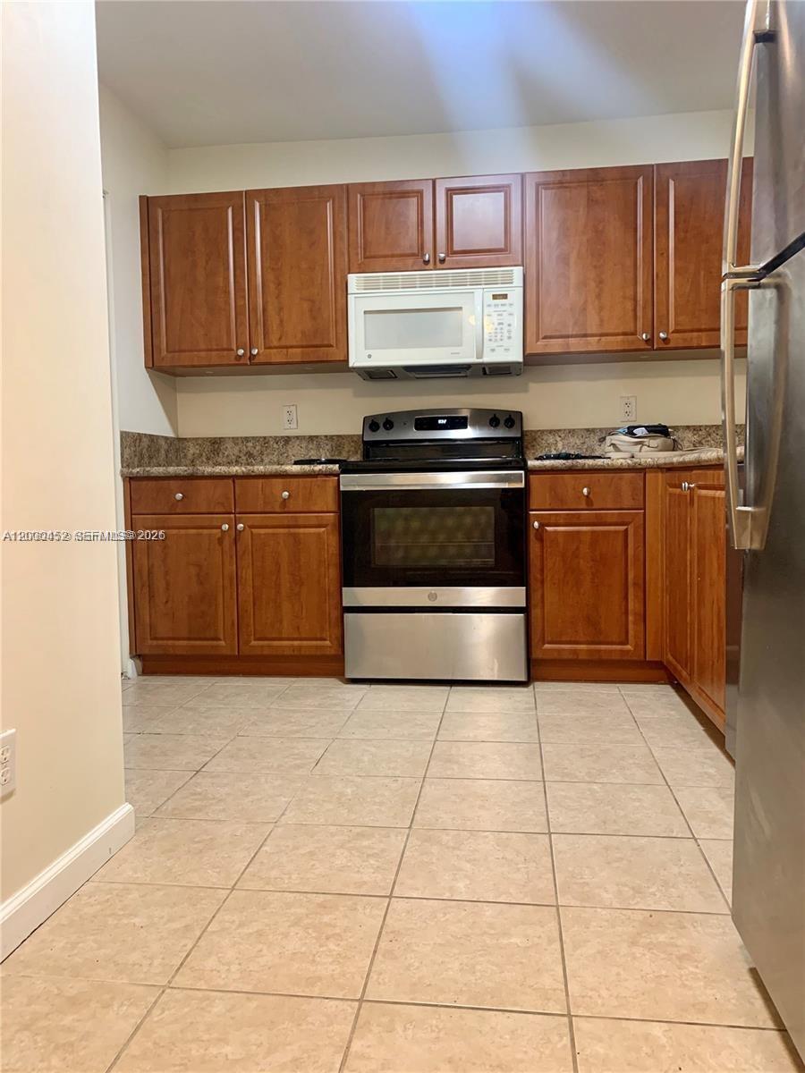 SHERIDAN BEACH CLUB CONDO - Residential Lease