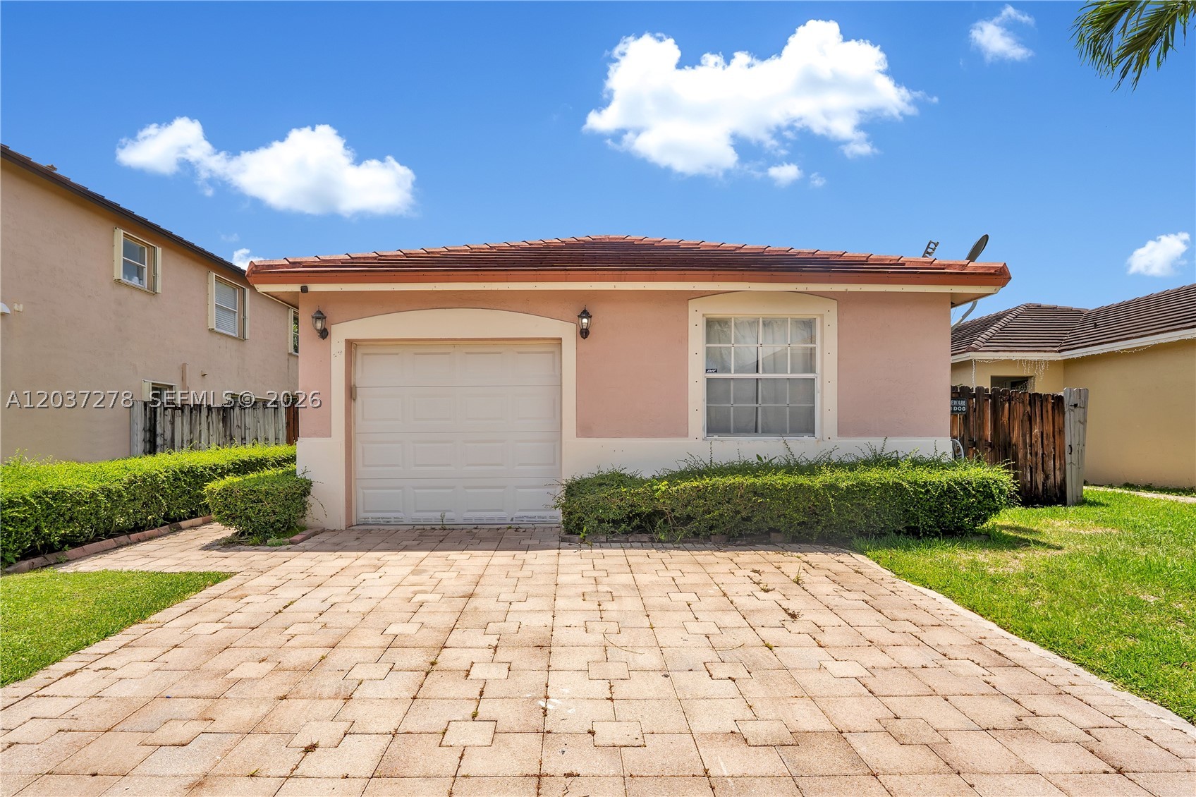 OAK CREEK - Residential
