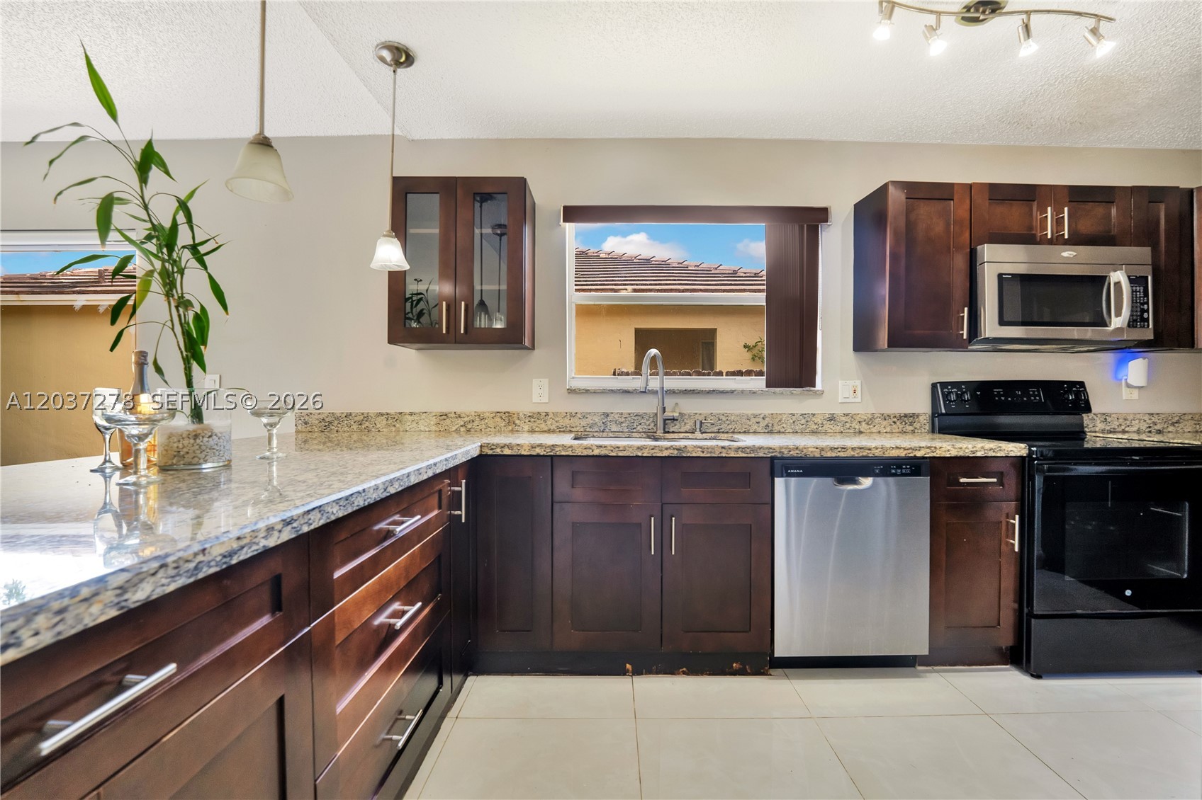 OAK CREEK - Residential