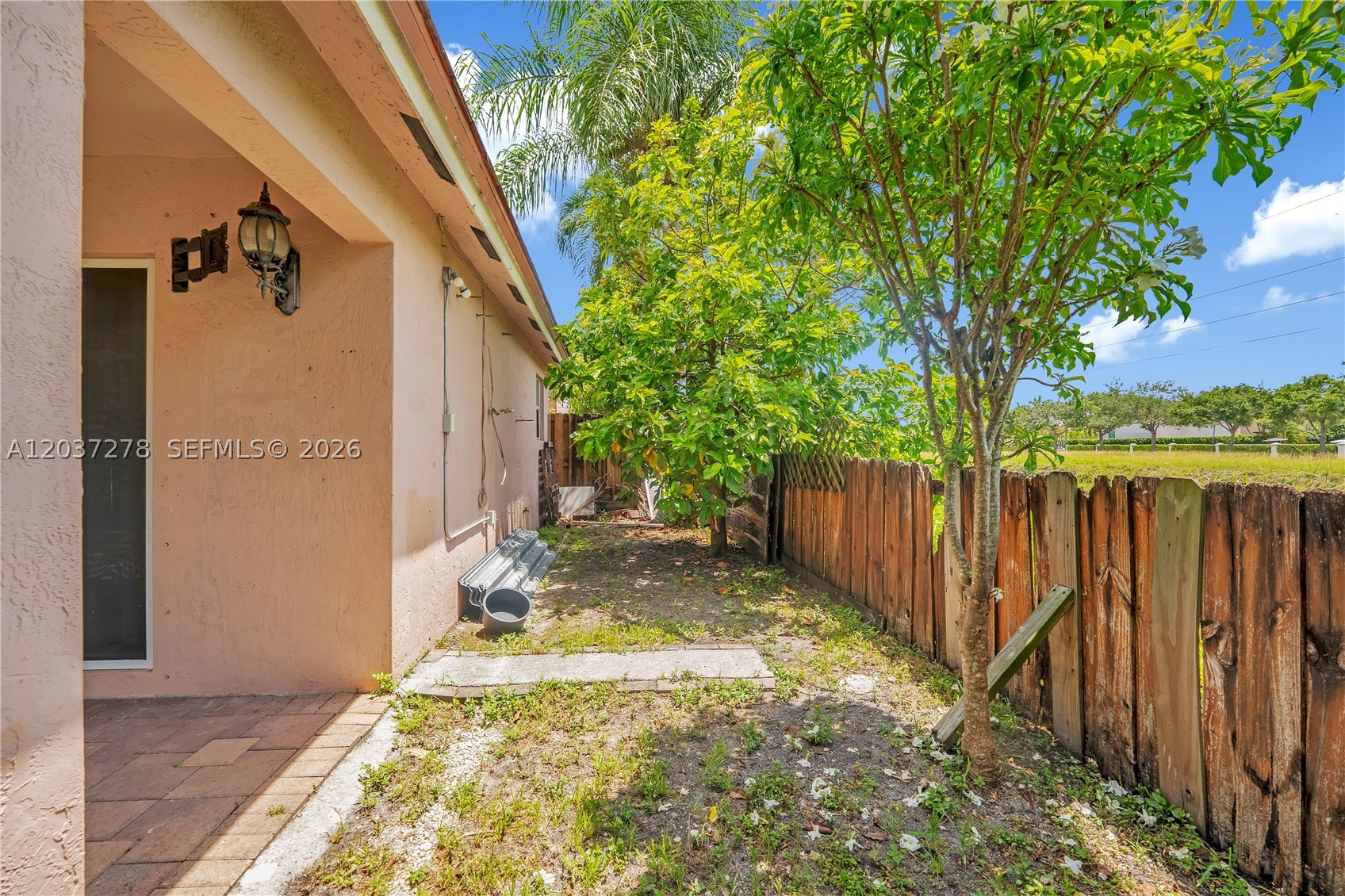 OAK CREEK - Residential