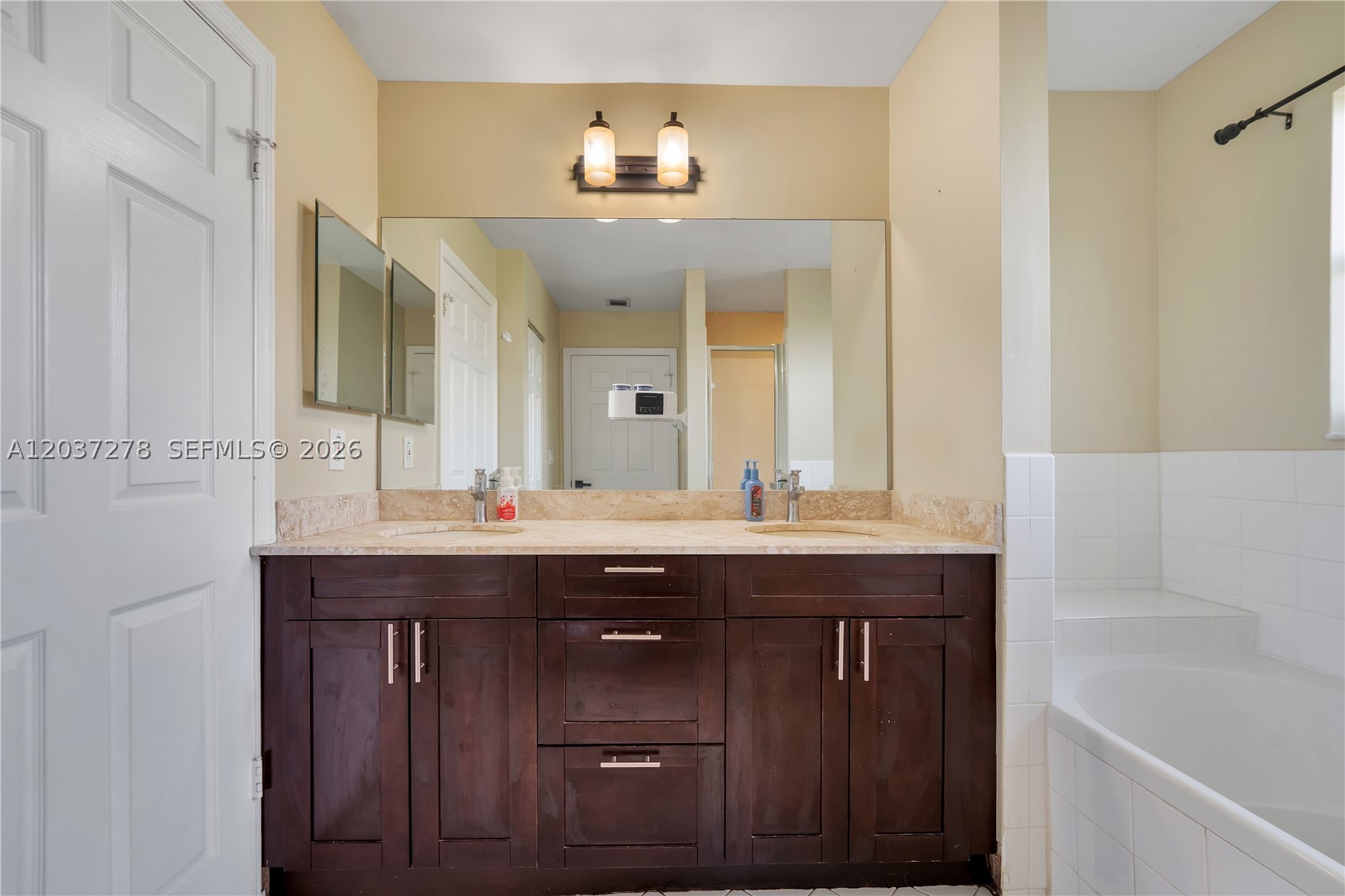 OAK CREEK - Residential