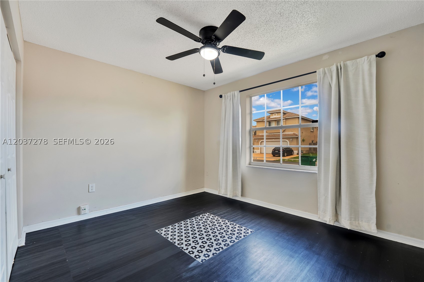 OAK CREEK - Residential