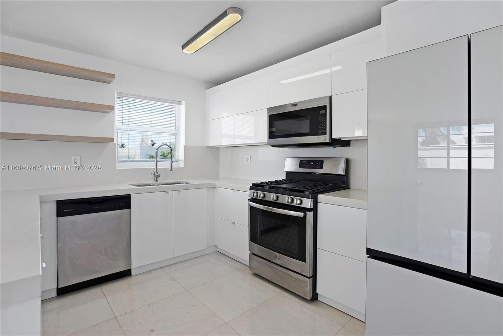COLLINS TOWERS CONDO - Residential Lease