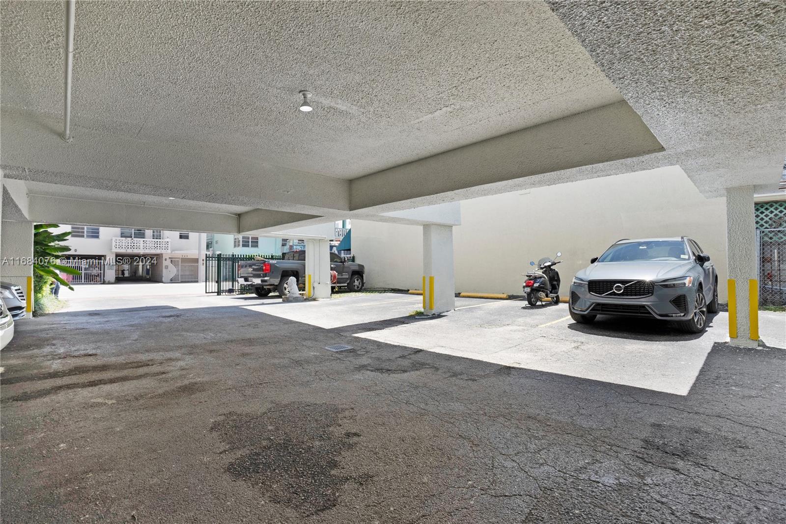 COLLINS TOWERS CONDO - Residential Lease