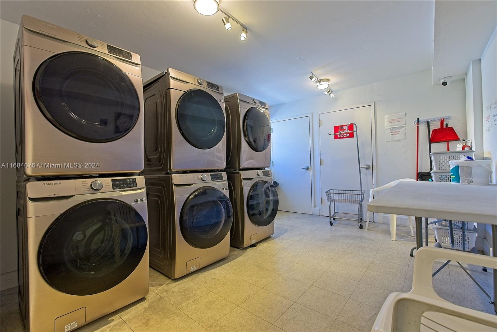 COLLINS TOWERS CONDO - Residential Lease