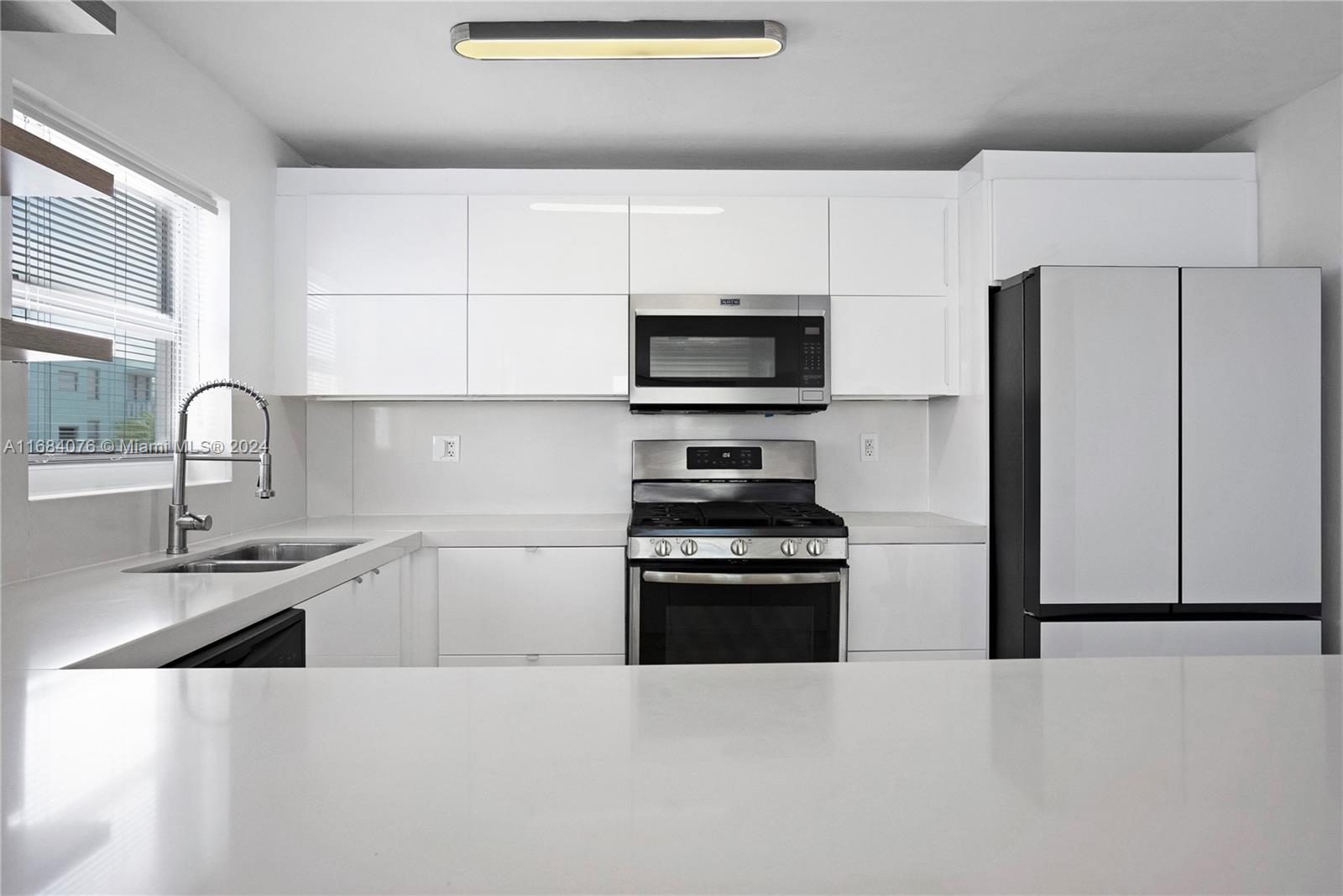 COLLINS TOWERS CONDO - Residential Lease