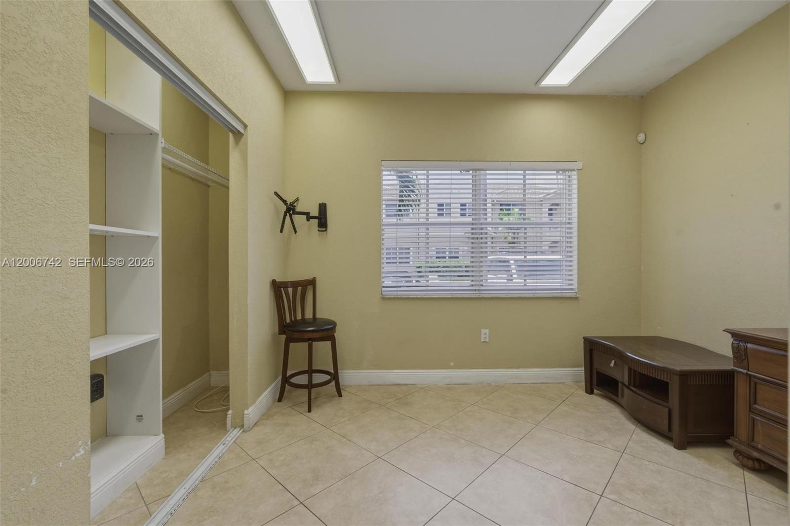 PASEOS AT MIAMI LAKES - Residential