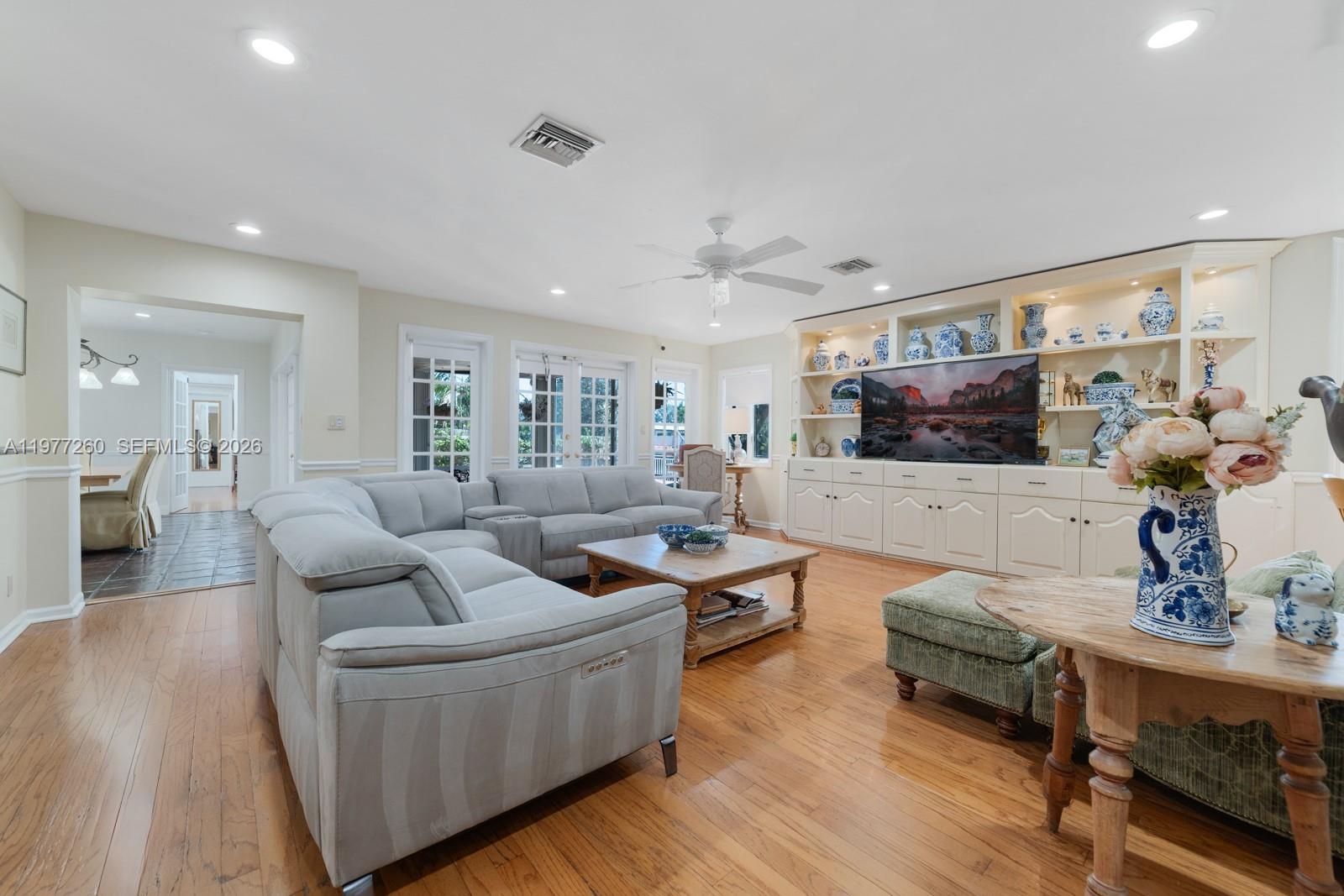 LAUDER GATE ISLES - Residential