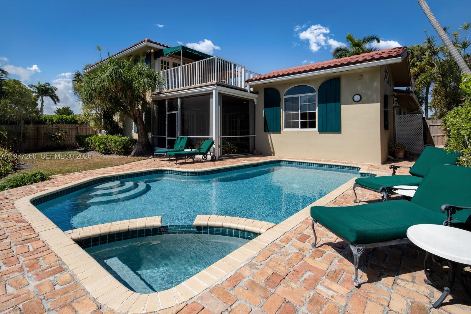 LAUDER GATE ISLES - Residential