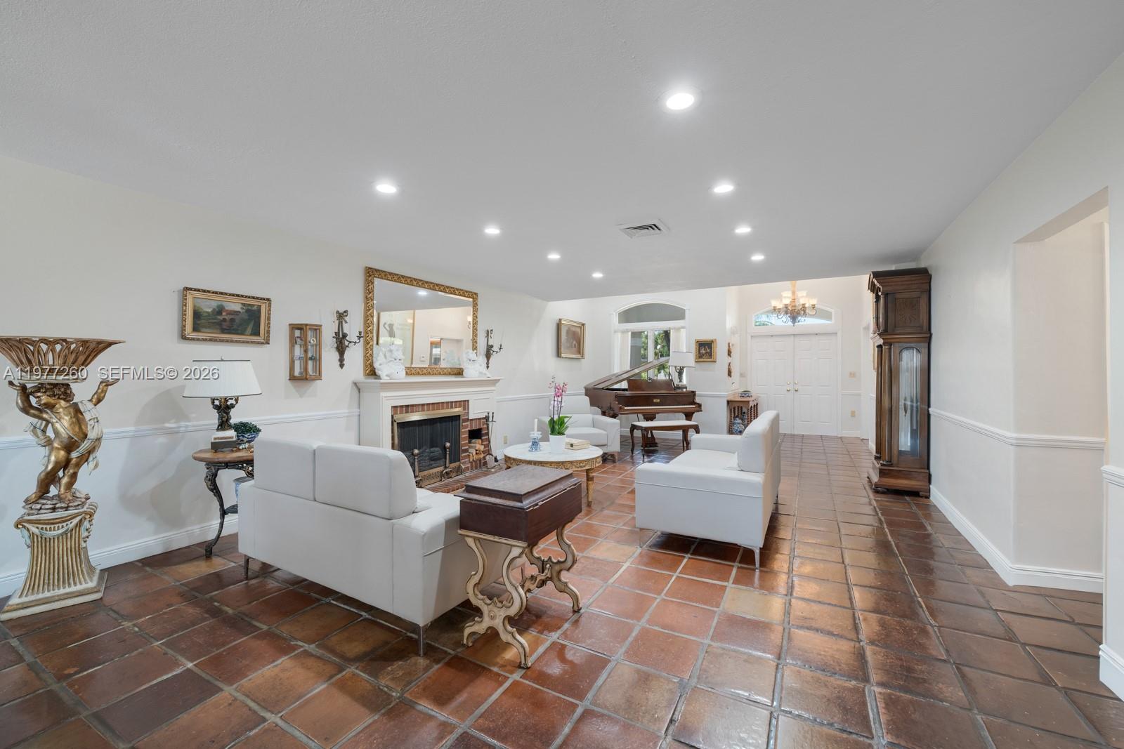 LAUDER GATE ISLES - Residential