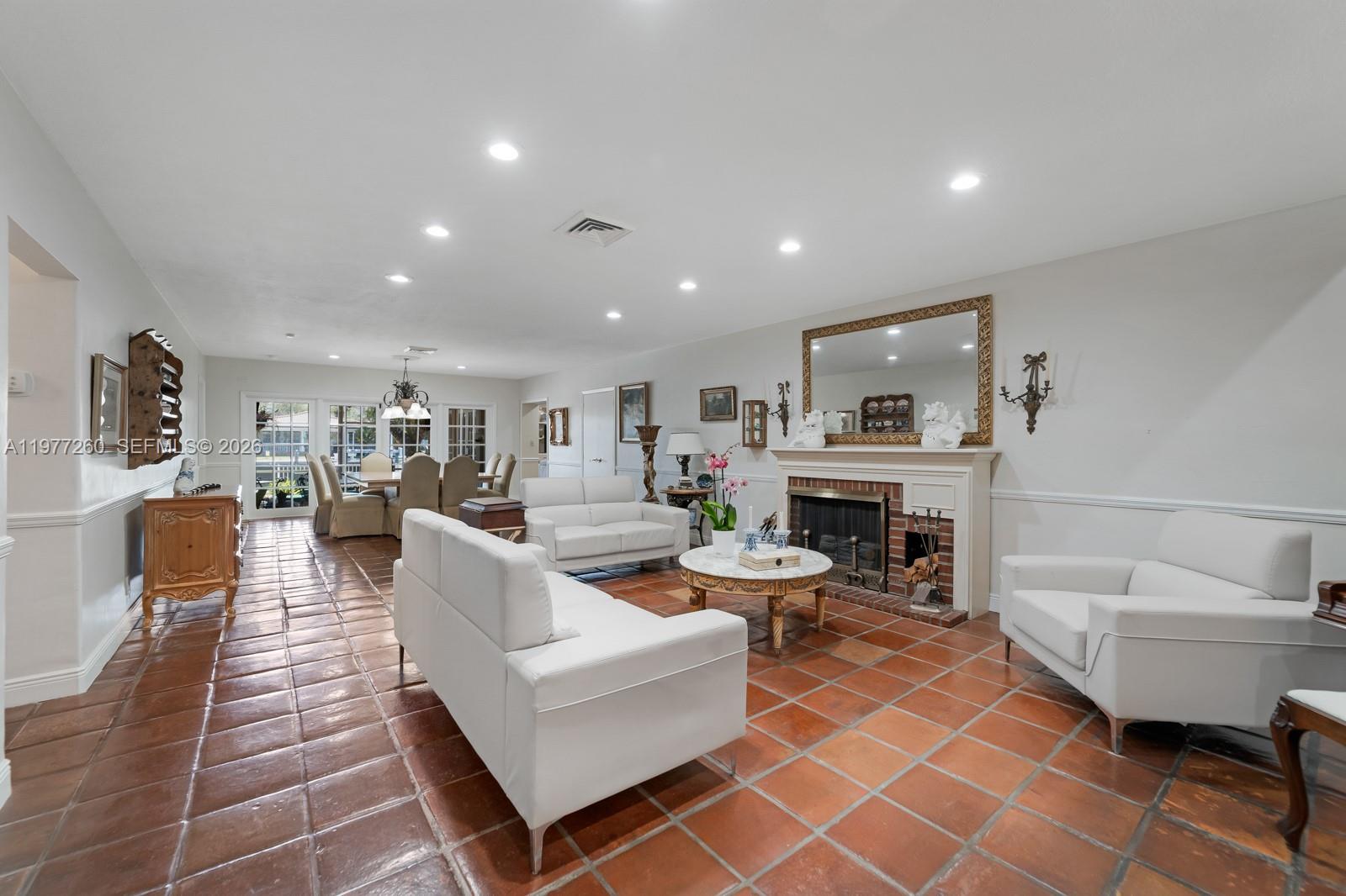 LAUDER GATE ISLES - Residential