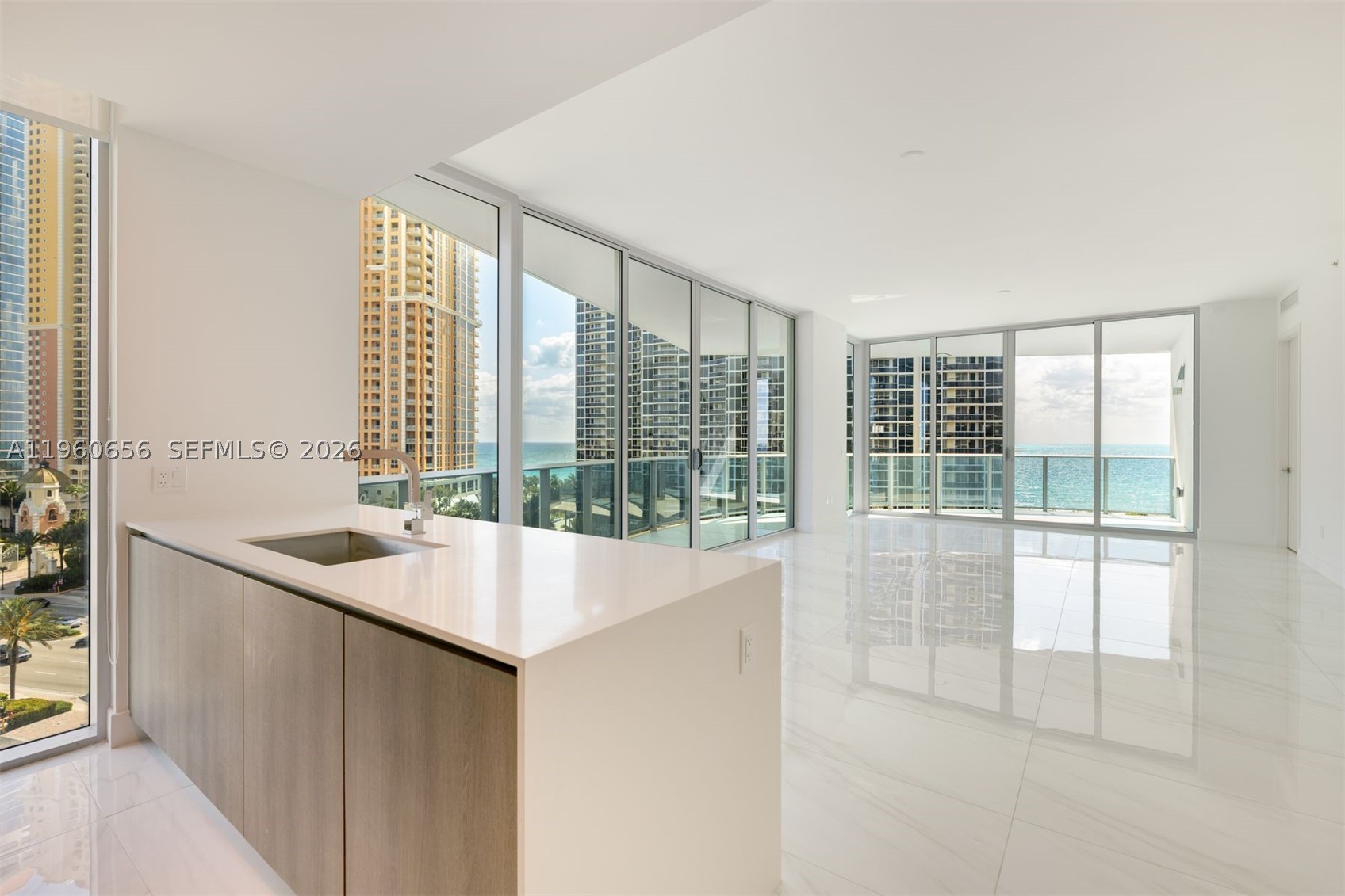AURORA CONDOMINIUM - Residential