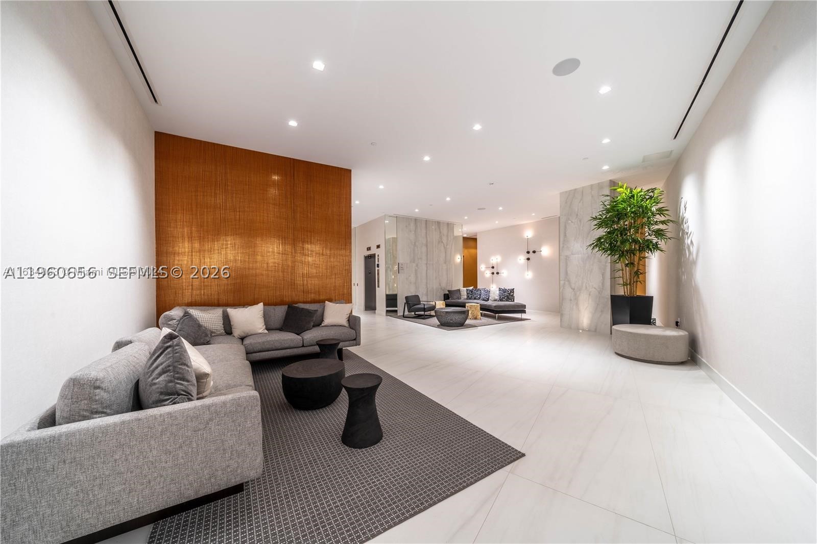 AURORA CONDOMINIUM - Residential