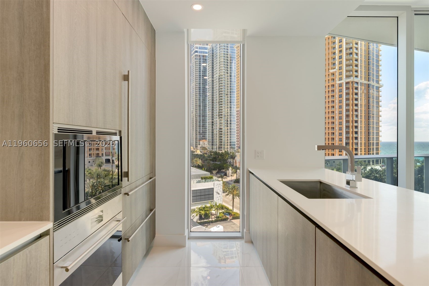 AURORA CONDOMINIUM - Residential