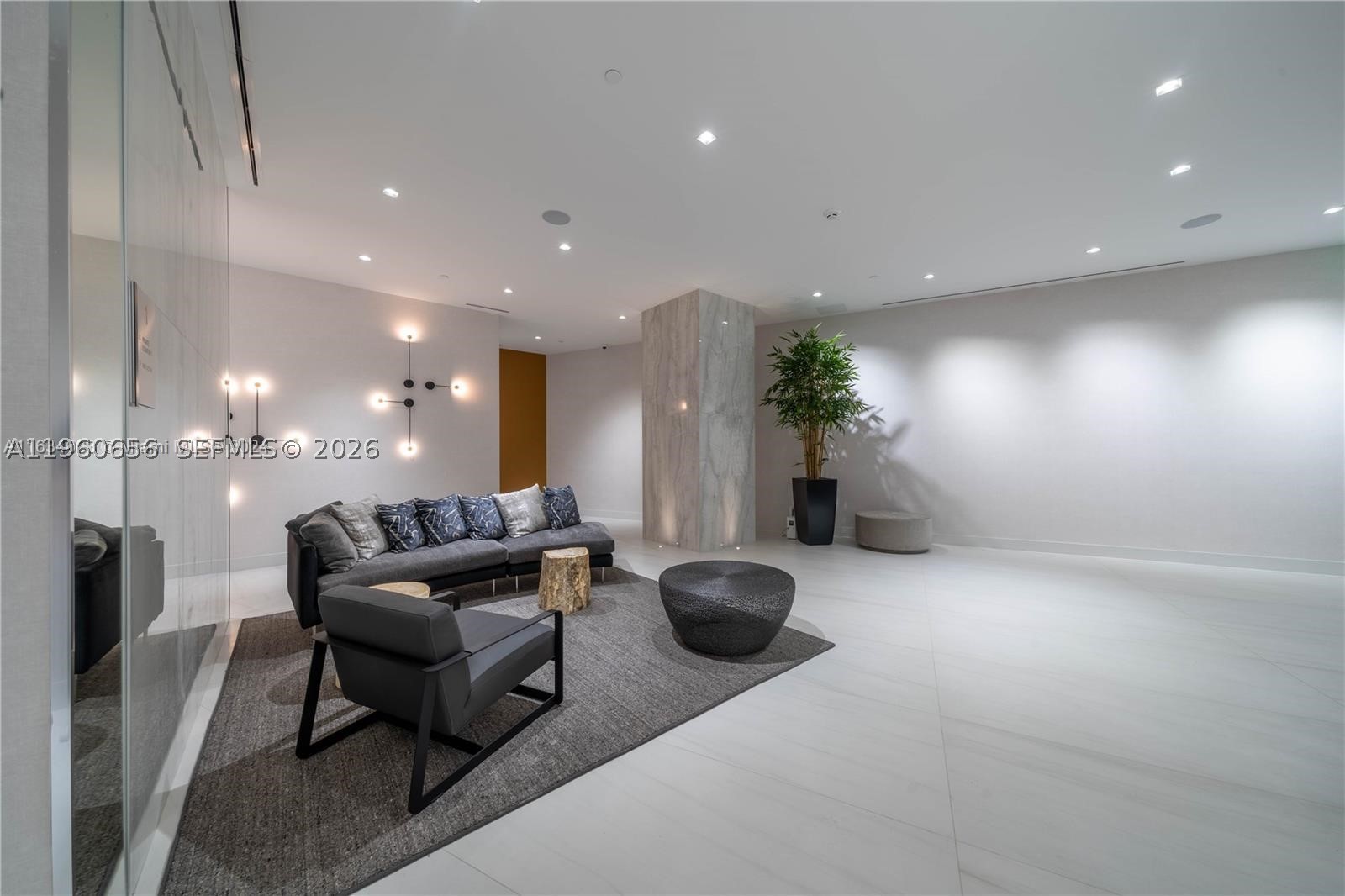 AURORA CONDOMINIUM - Residential