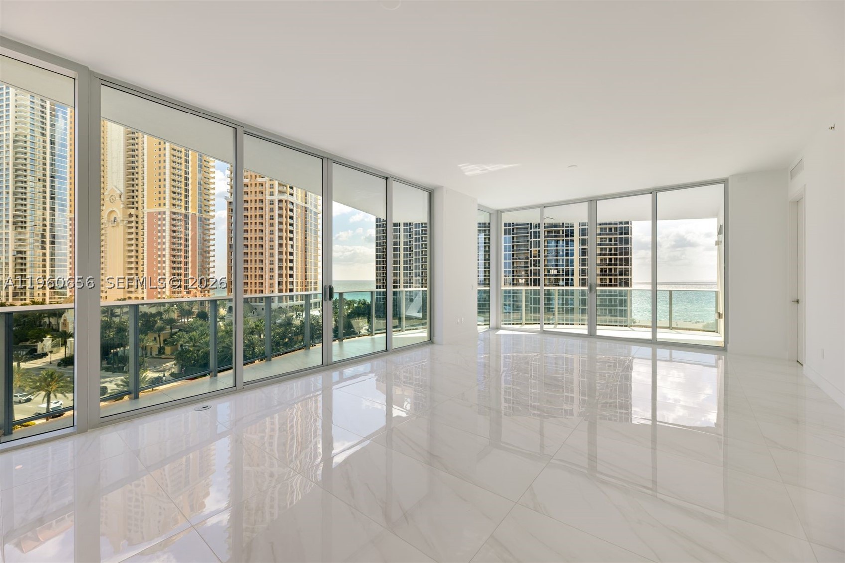 AURORA CONDOMINIUM - Residential