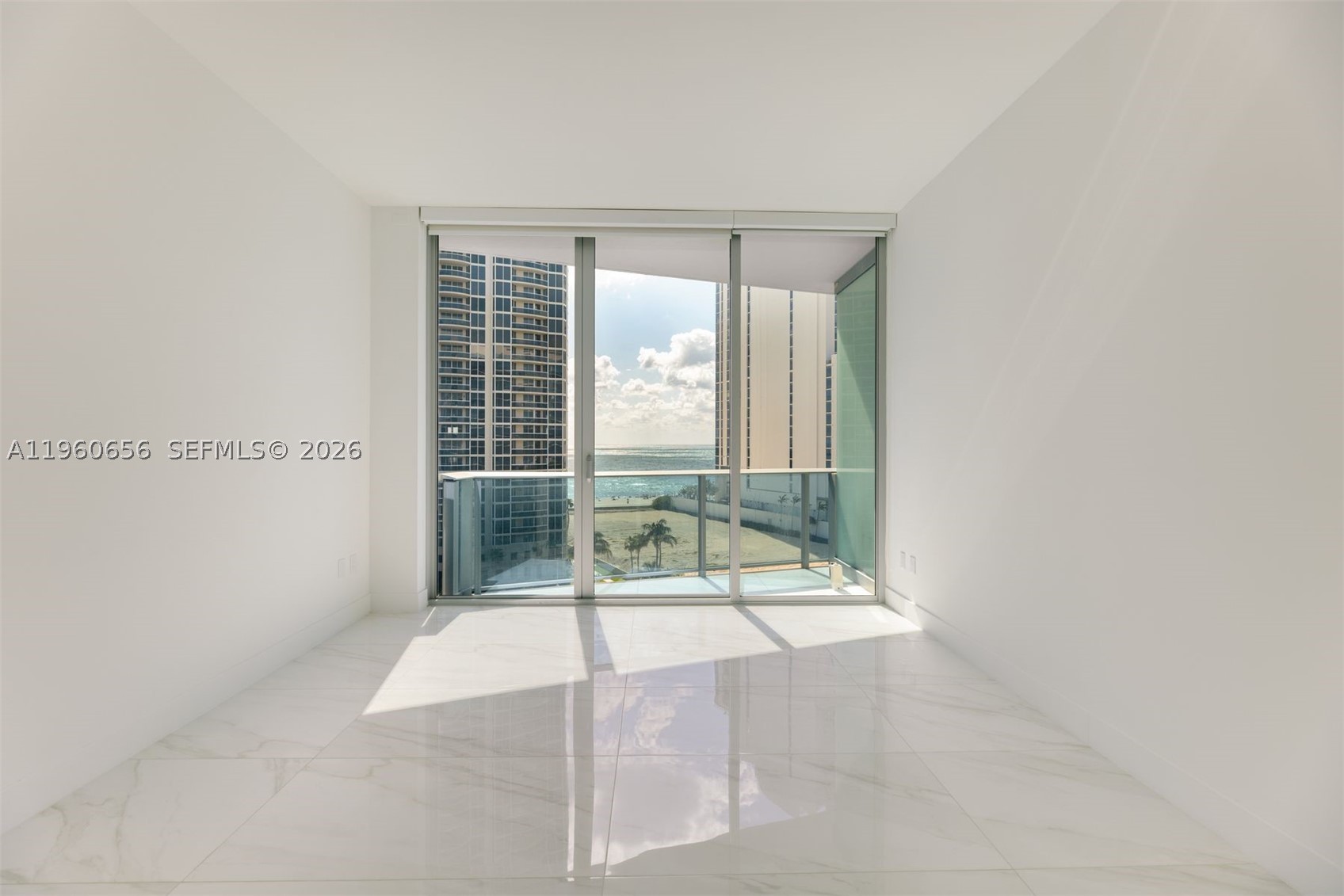 AURORA CONDOMINIUM - Residential