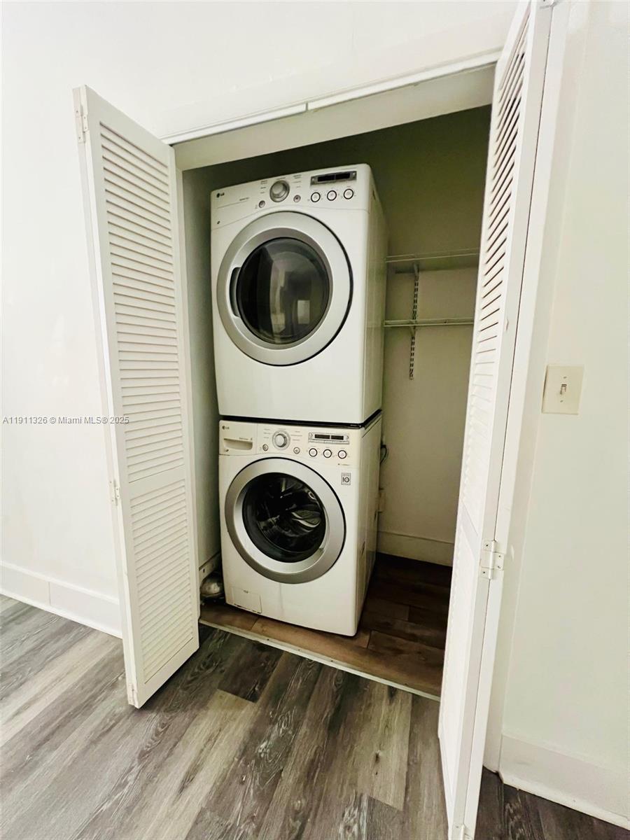 THE SENATE CONDO - Residential Lease
