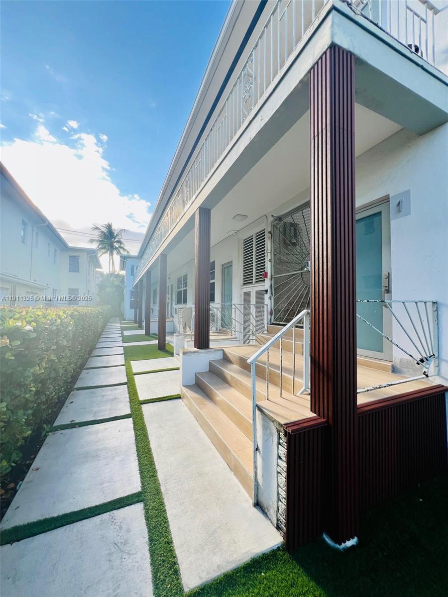 THE SENATE CONDO - Residential Lease