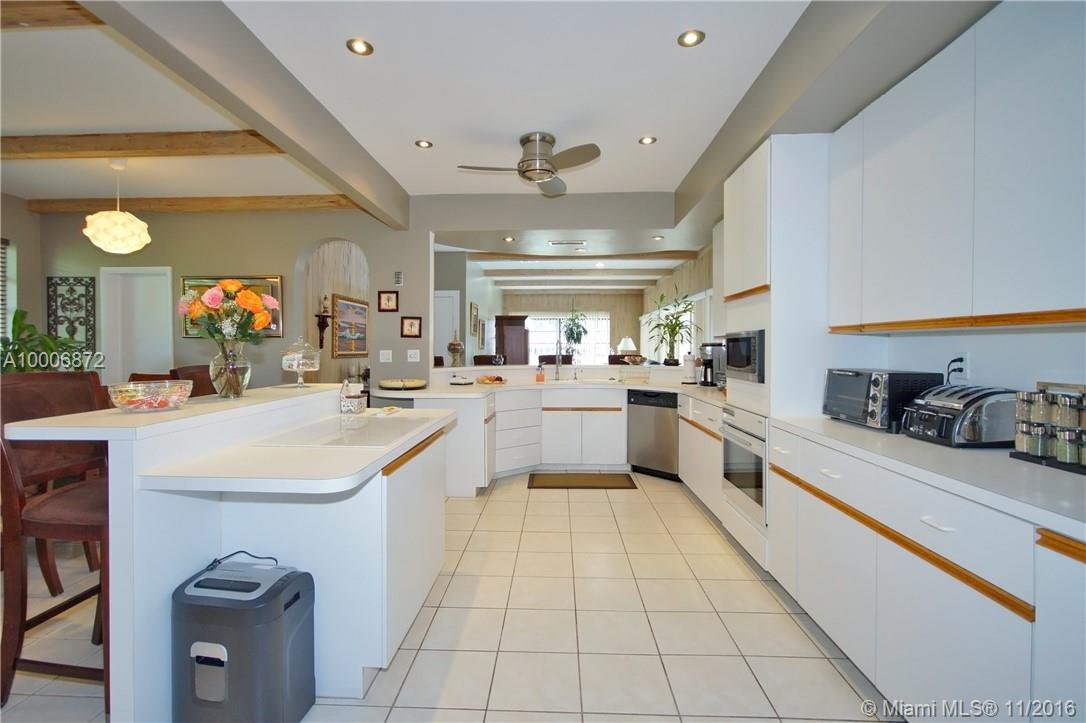 GOLDEN BEACH SEC D - Residential