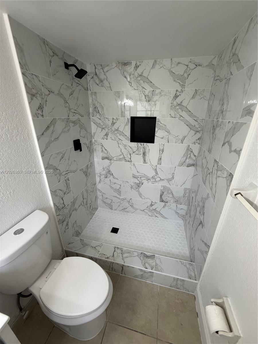 OLA CONDO - Residential Lease
