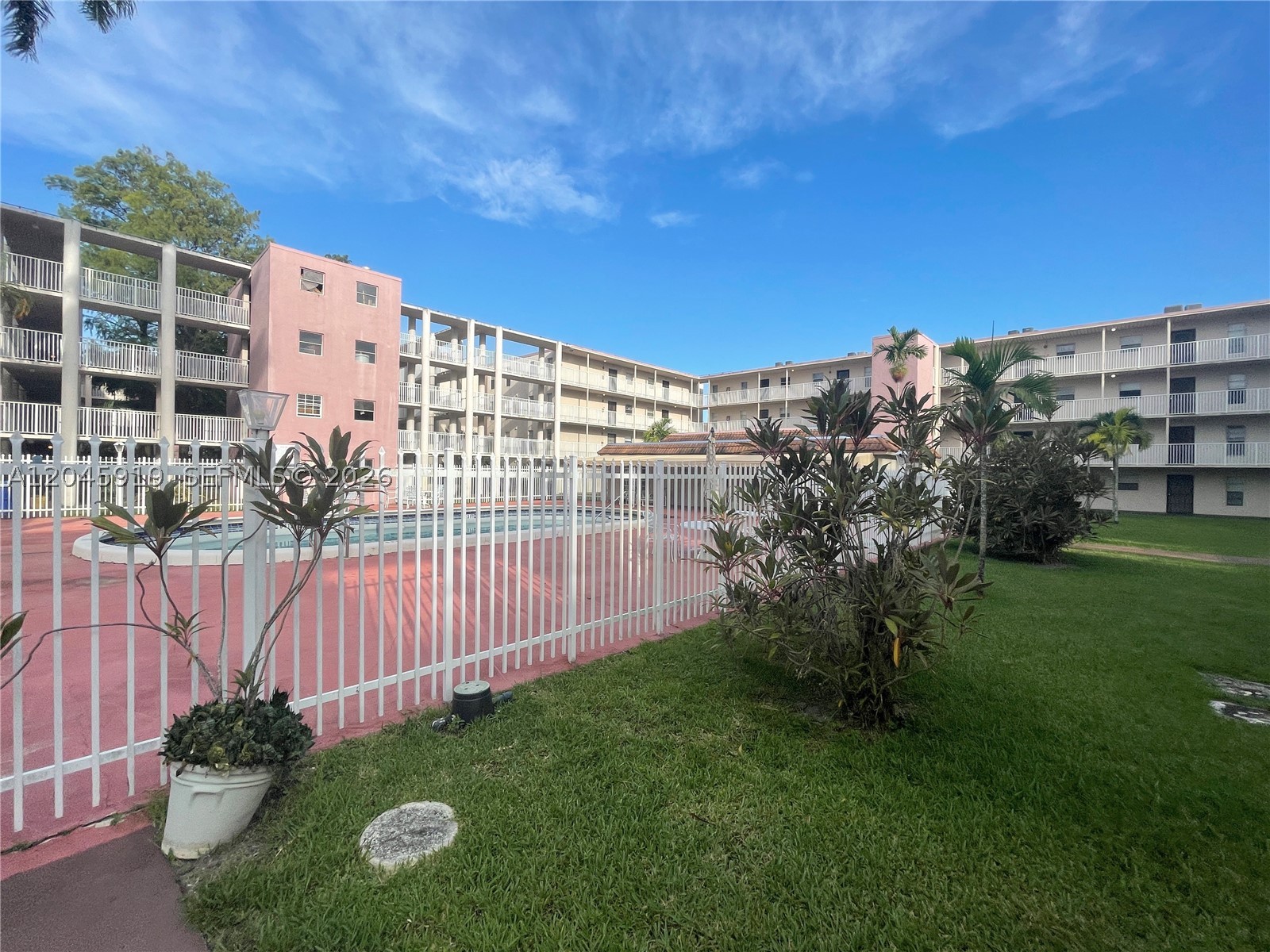 BROOKFIELD SQUARE CONDO - Residential