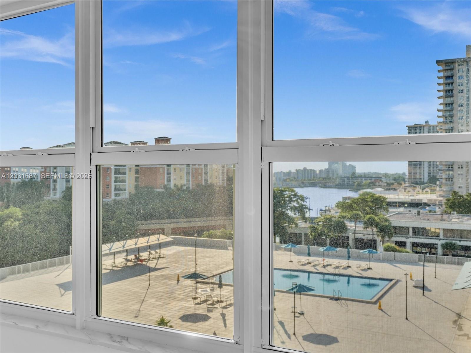 WINSTON TOWER 300 CONDO - Residential