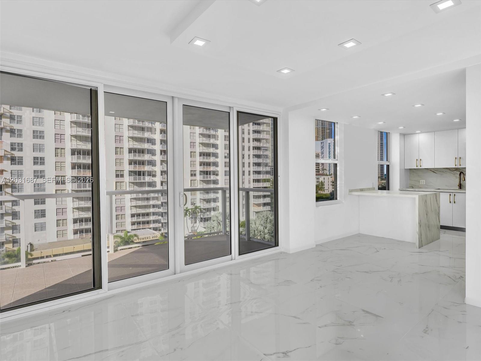 WINSTON TOWER 300 CONDO - Residential