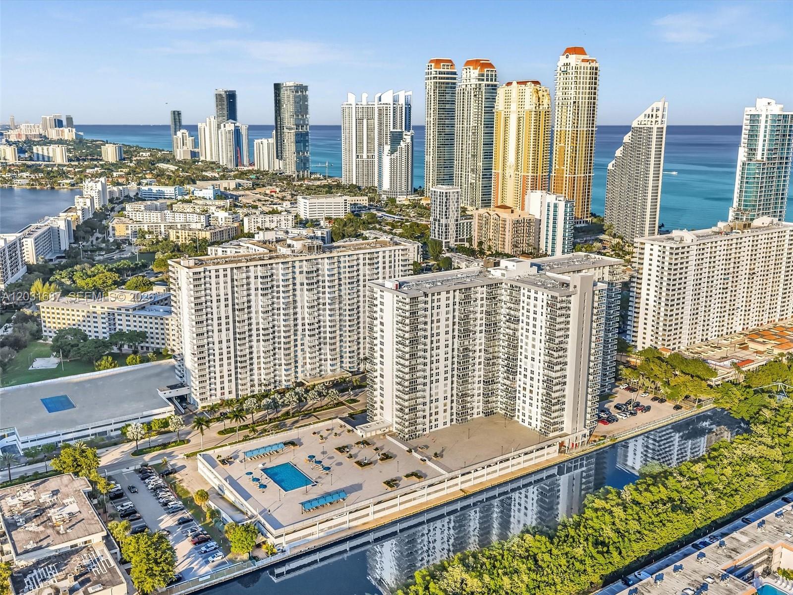 WINSTON TOWER 300 CONDO - Residential