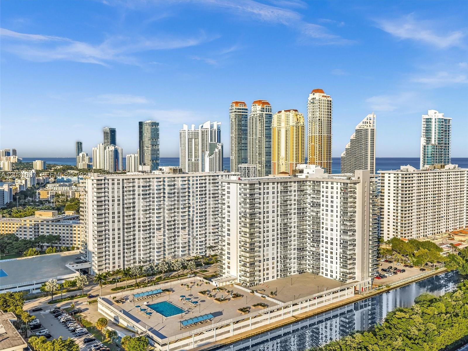 WINSTON TOWER 300 CONDO - Residential