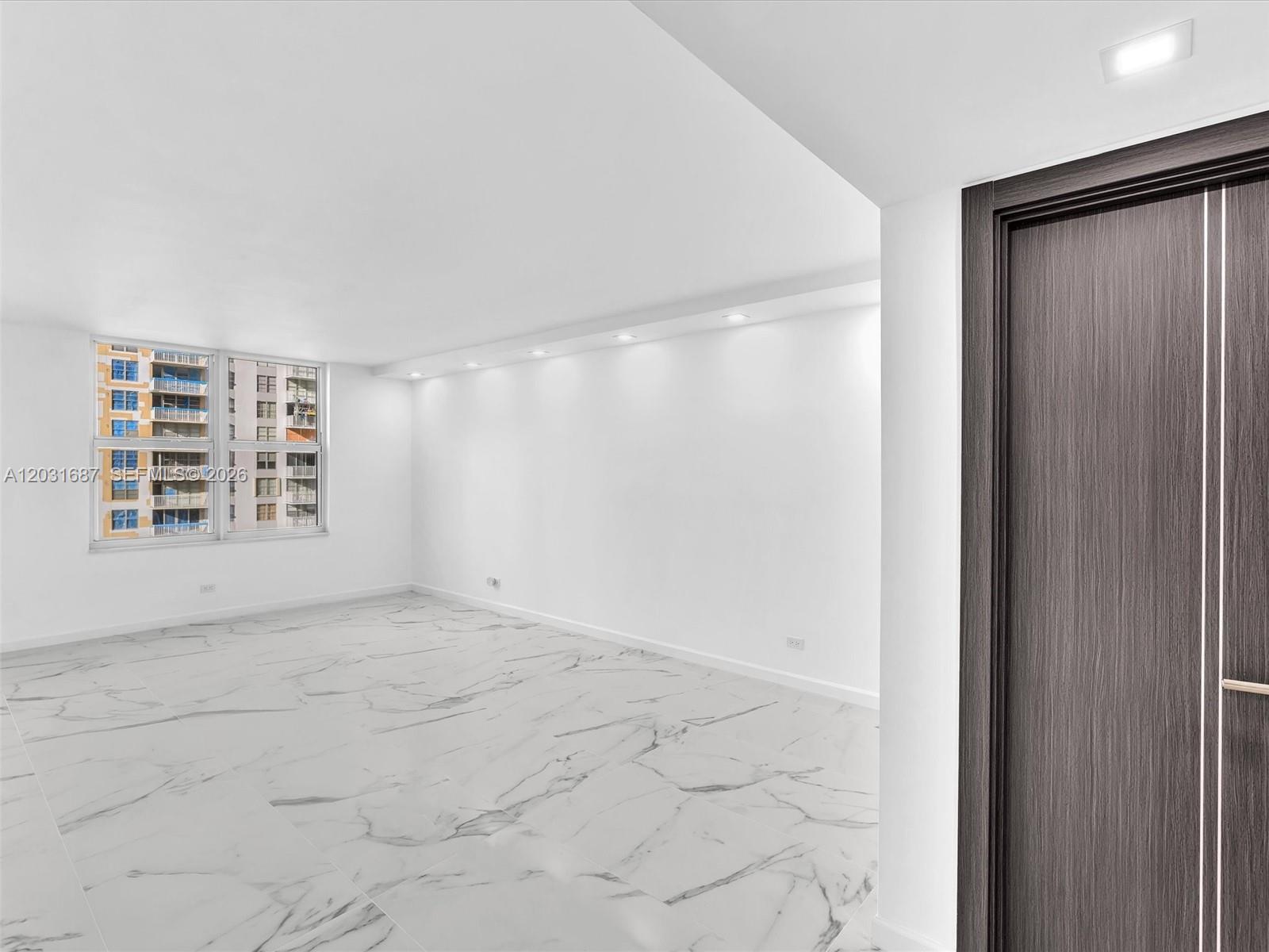 WINSTON TOWER 300 CONDO - Residential