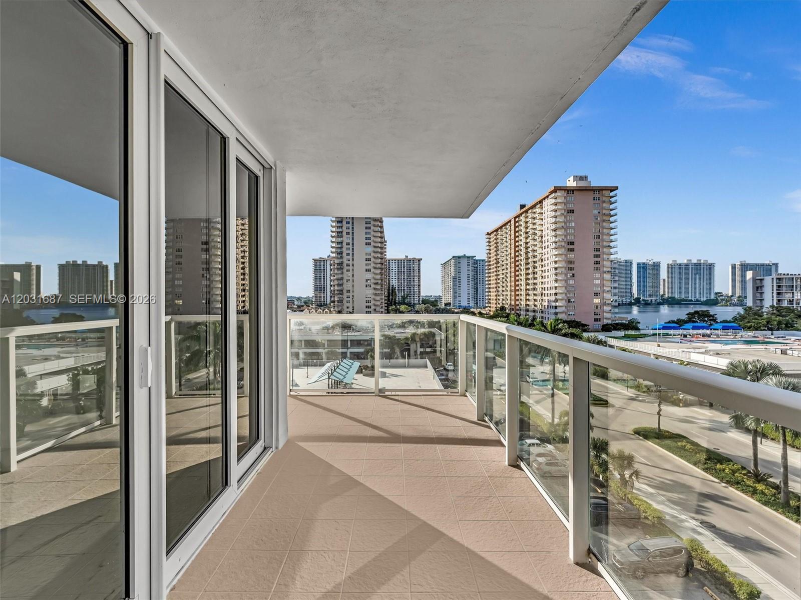 WINSTON TOWER 300 CONDO - Residential