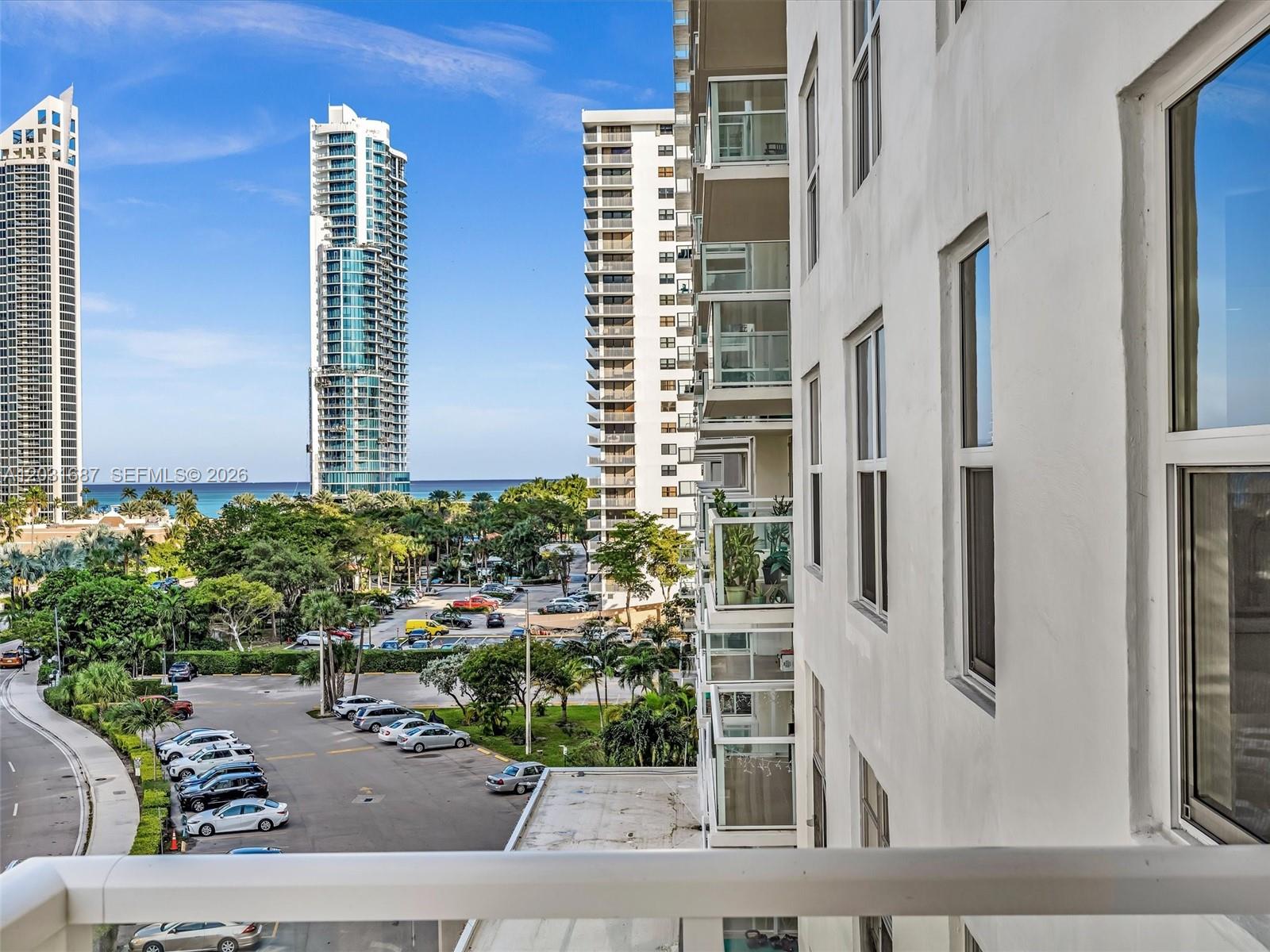 WINSTON TOWER 300 CONDO - Residential