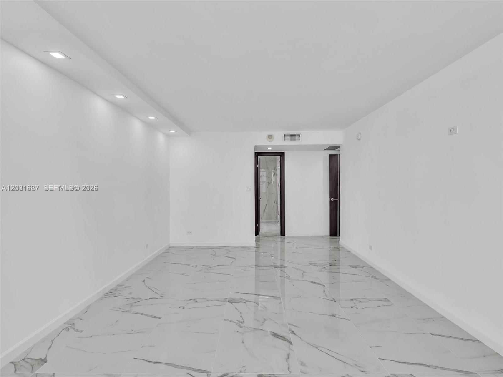 WINSTON TOWER 300 CONDO - Residential