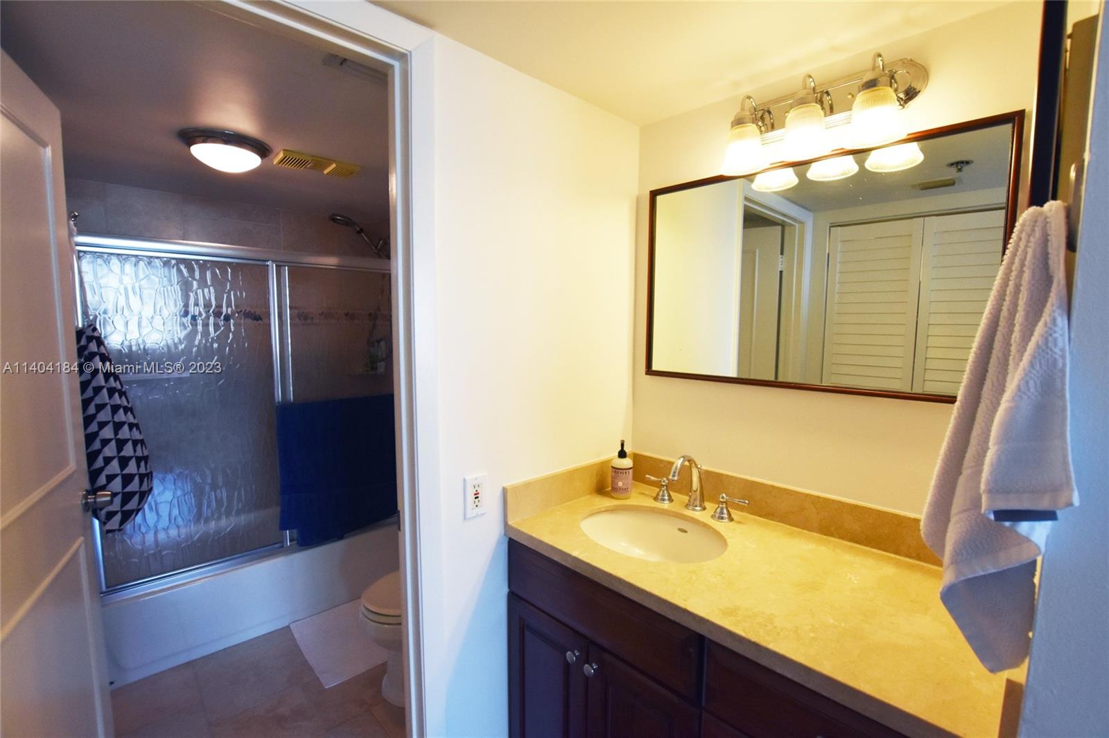 BRICKELL KEY II - Residential Lease