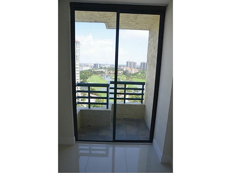 PARC CENTRAL - Residential Lease