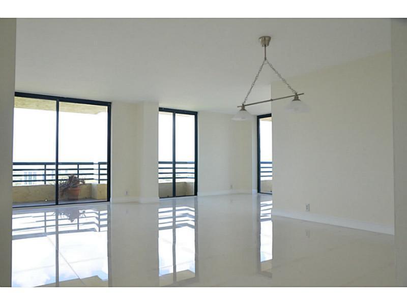 PARC CENTRAL - Residential Lease