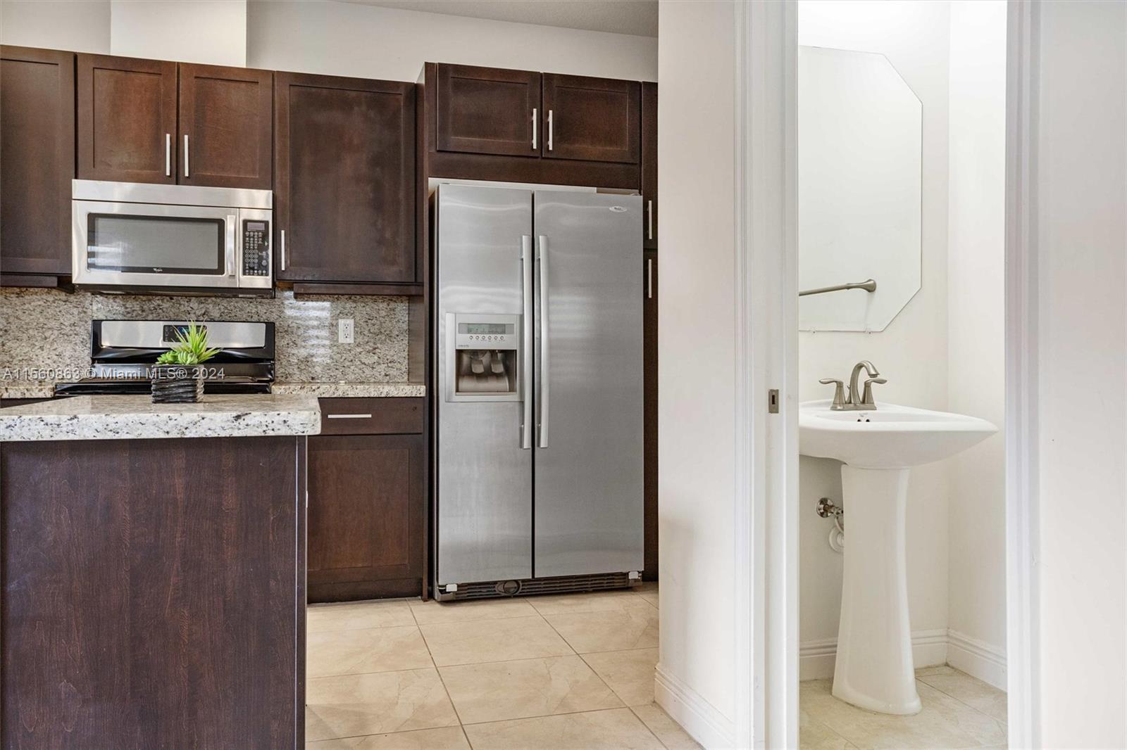 SAWGRASS LAKES - Residential