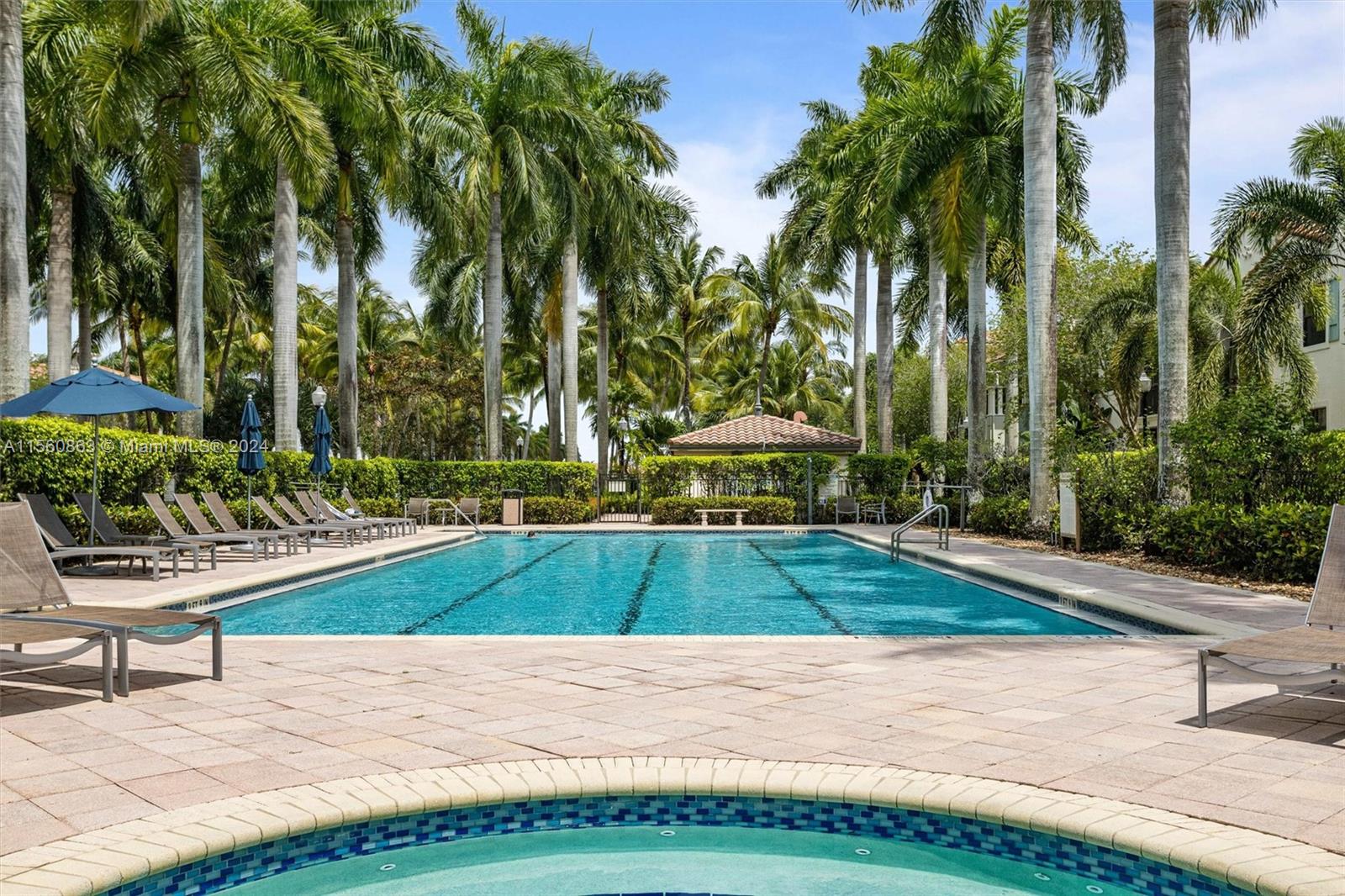 SAWGRASS LAKES - Residential