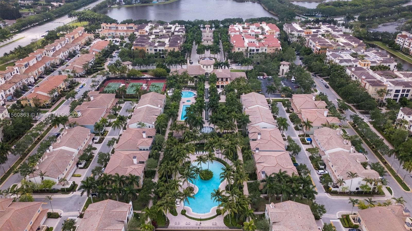 SAWGRASS LAKES - Residential