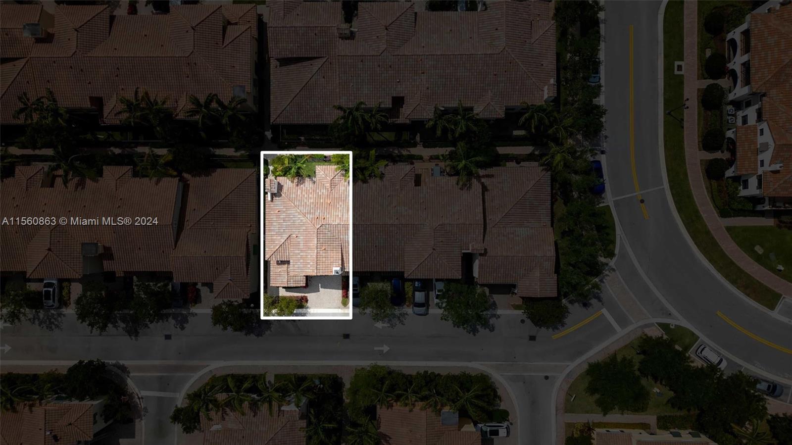 SAWGRASS LAKES - Residential