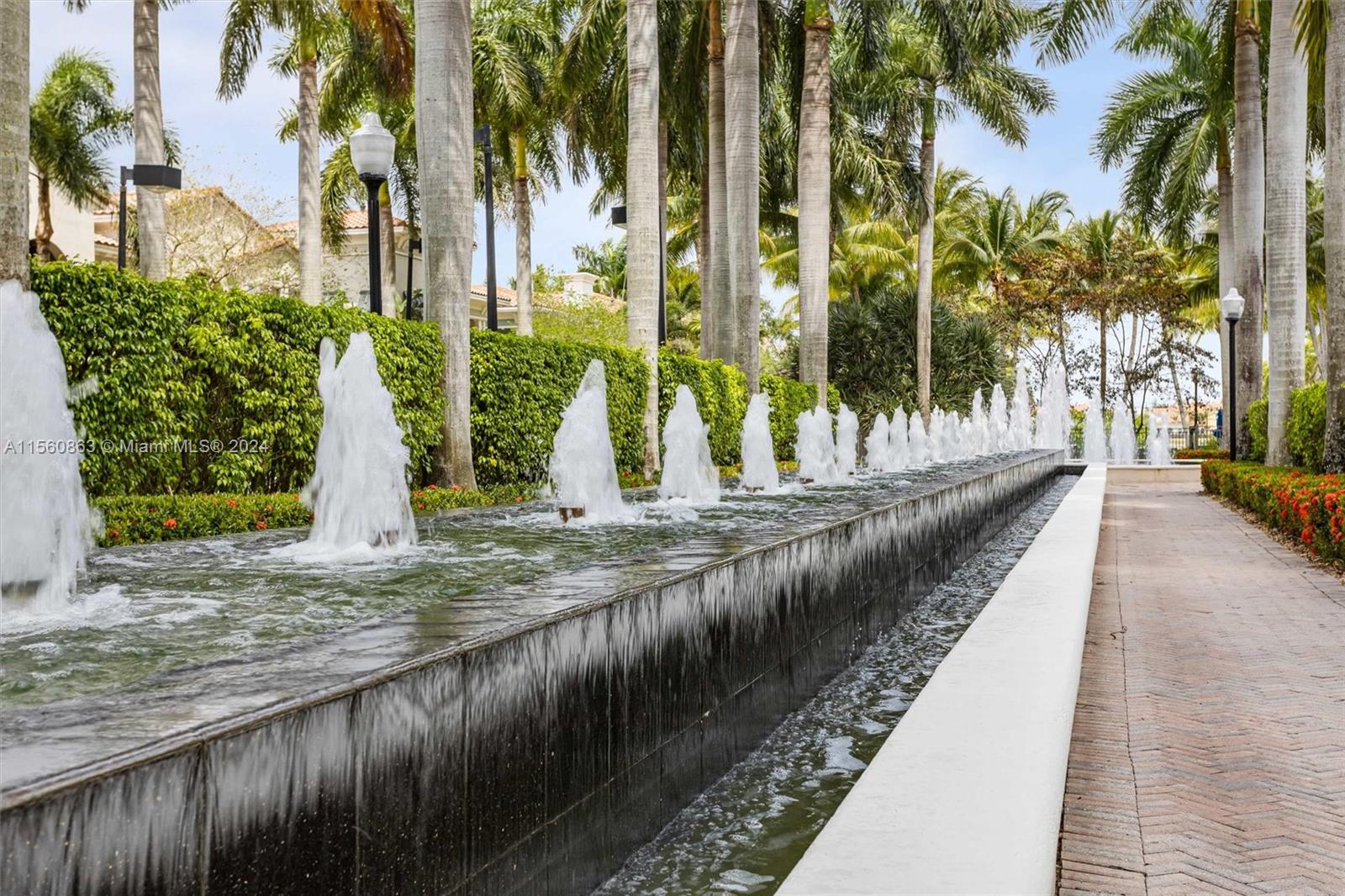 SAWGRASS LAKES - Residential