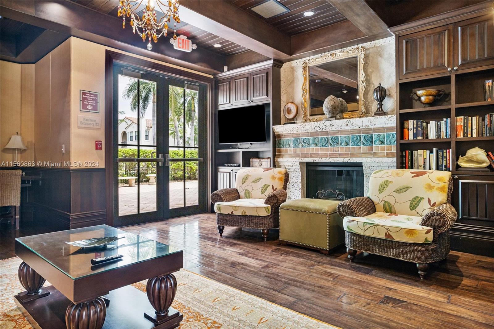 SAWGRASS LAKES - Residential